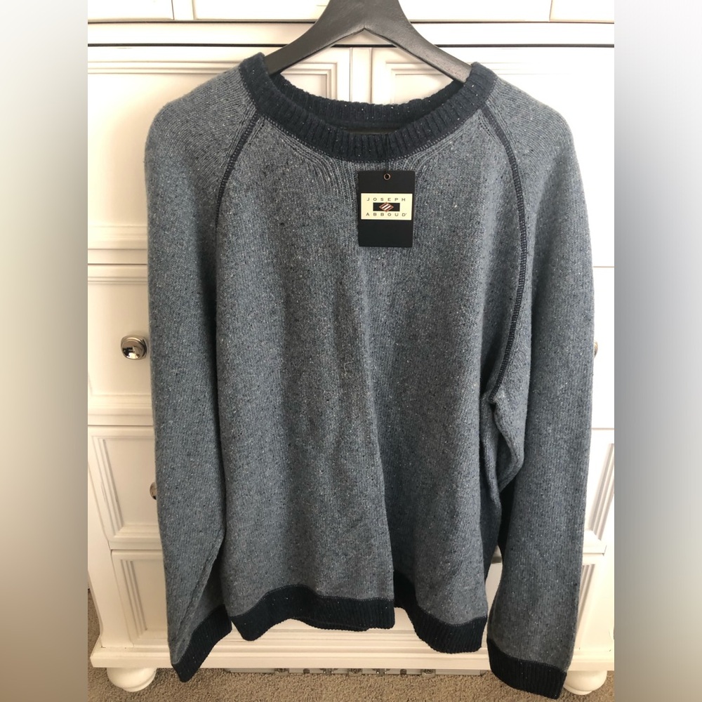 Joseph Abboud Men's Gray Heather Crewneck Sweater with Contrast Neck